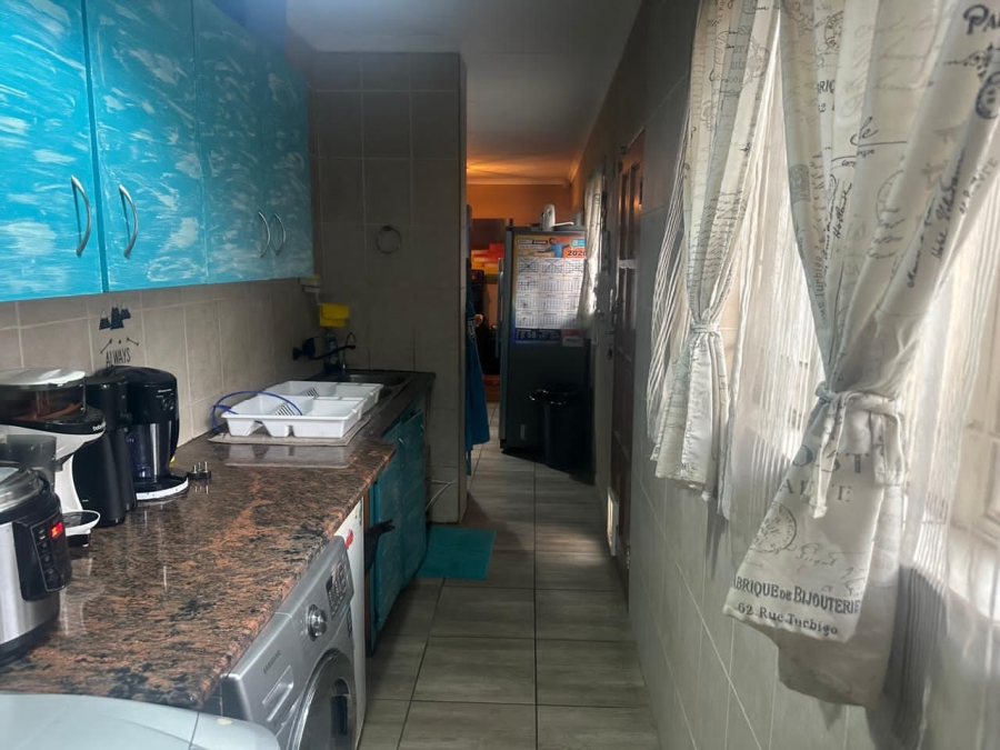 5 Bedroom Property for Sale in Waterval East North West